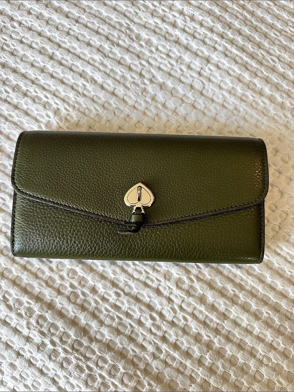 Kate Spade Green Zip Around Wallet Like New
